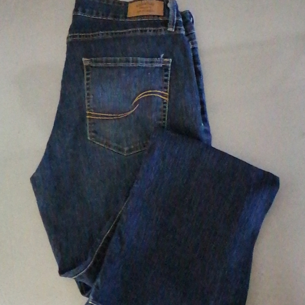 Size 8m levis jeans